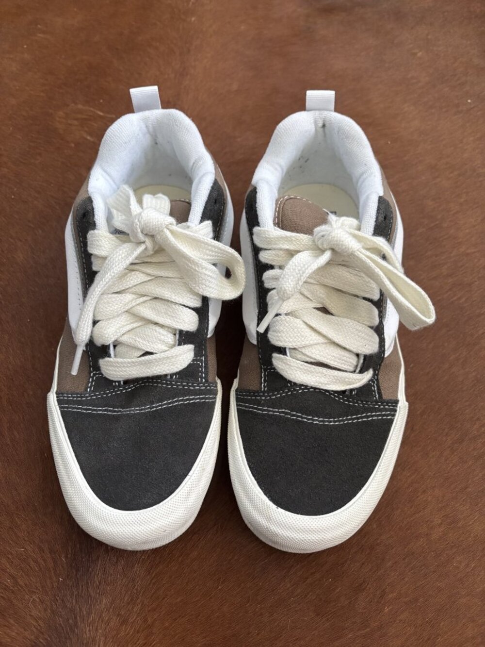 Vans Knu Skool Skate Shoe - Size 9.5 Womens - Black, Brown and White